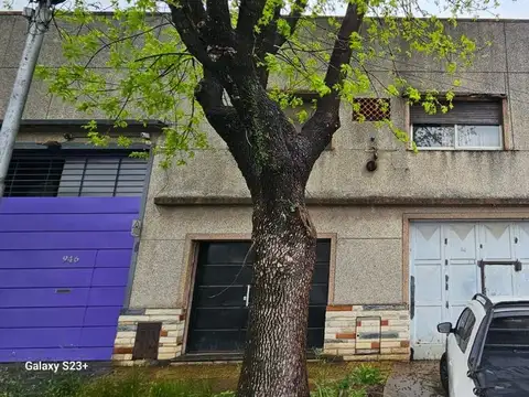 GALPÓN EN VENTA CON DEPTO DE 2 AMB LANUS