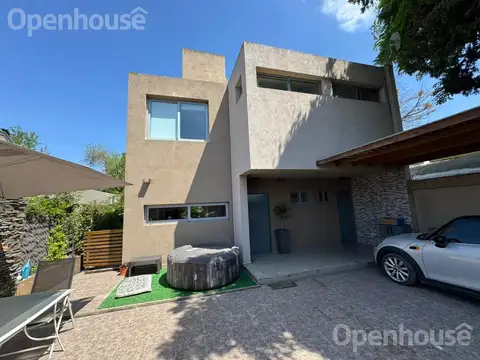 Casa MINIMALISTA EN EL HERMOSO BARRIO DE LOS ALAMOS 