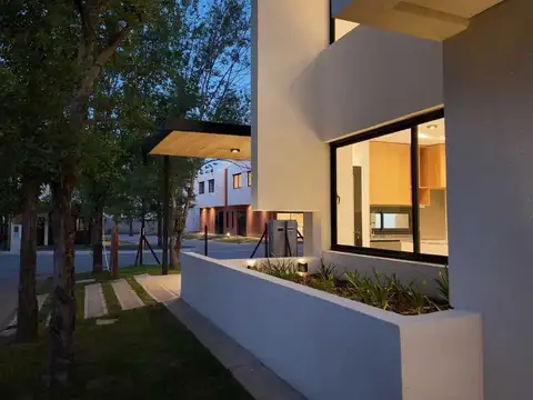 DUPLEX DOS DORMITORIOS HOUSING CERRADO LA CALERA