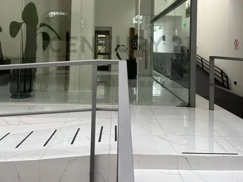 Oficina 4 ambientes con 3 baños