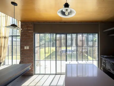 Casa en Duggan - diseño industrial