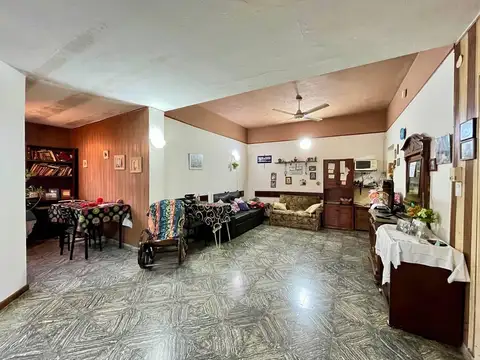 Casa 6 ambientes con 1 baño