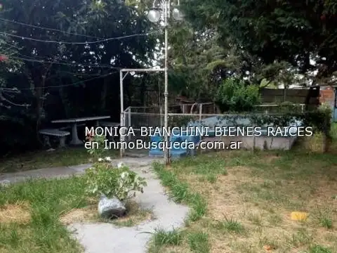 Casa en Venta con 2 cocheras