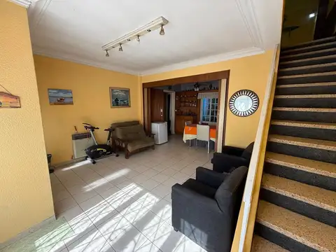 Venta| Casa-PH, al frente, entrada independiente. 6 ambientes. Muy luminoso| Saavedra