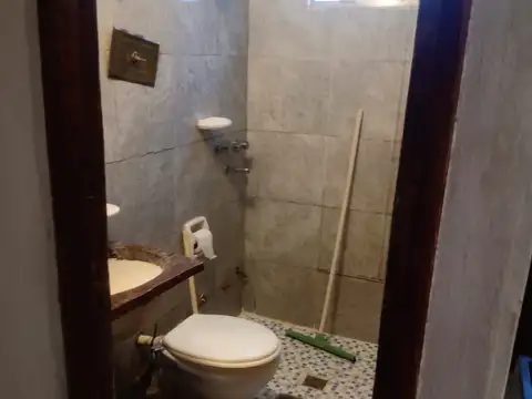 Casa 2 ambientes con 1 baño