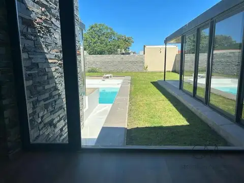 Casa en Venta en Constitucion, USD 310.000