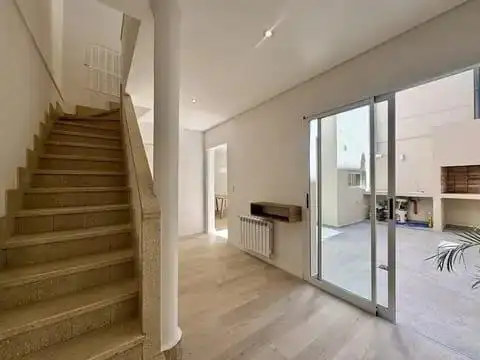 Depto Tipo Casa en Venta en Centro, USD 209.000