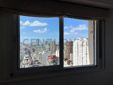 Alquiler de departamento 4 ambientes con balcón en Recoleta, piso alto