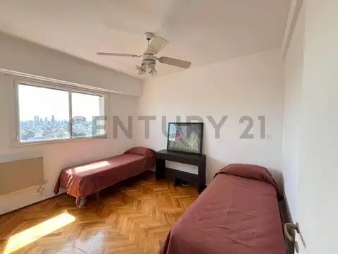 Alquiler de departamento 4 ambientes con balcón en Recoleta, piso alto