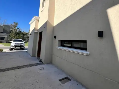 Casa 7 ambientes con 3 baños