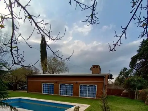 QUINTA DE LUJO EN BARRIO JORGE NEWBERY