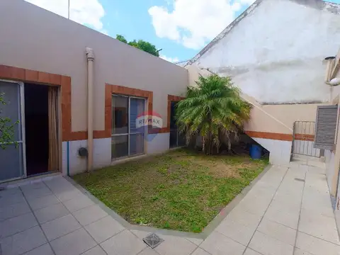 Paso de los libres e/ Bombero Voluntario Senzabello y Pilar 2200