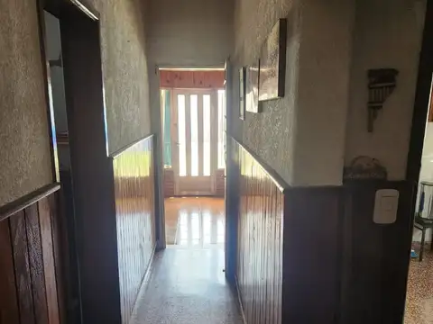 Casa tipo PH, 4 ambientes, venta.