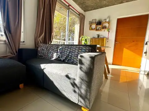 VENTA DEPARTAMENTO  2 AMB F.VARELA COCHERA BALCON