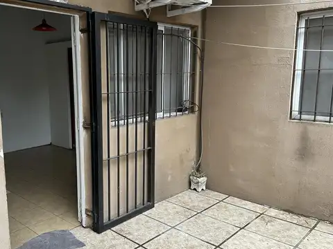 Dean Funes al 2500 Castelar Norte