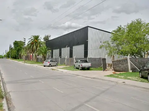 Galpon en Venta en Los Hornos, USD 380.000