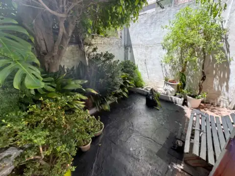 Depto Tipo Casa 2 ambientes con 1 baño