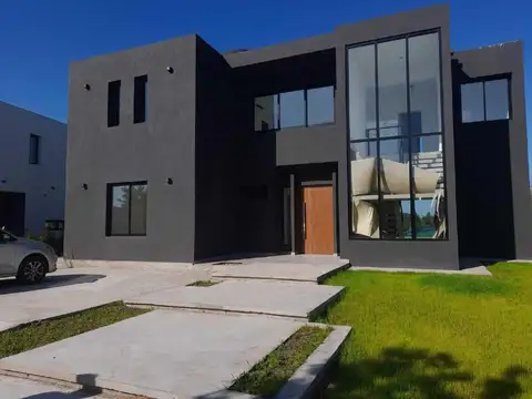 Old Man 704, Panamericana Km. 54 1630, Belén De Escobar,