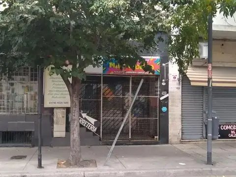 Avenida Entre Ríos e/ Antequera y Avenida Juan de Garay