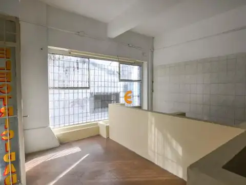 Local en venta - 1 Salón 2 Baños - Probadores - Cochera - 60Mts2 - San Cristóbal