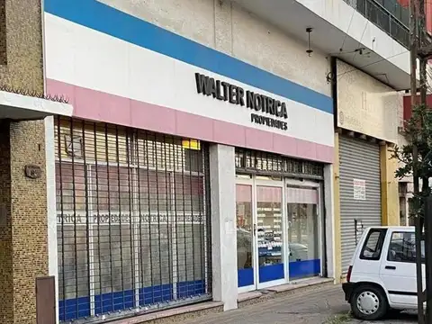 Avenida Los Quilmes e/ Chubut y Neuquen