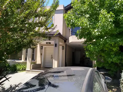 Vendo casa Country Barrancas de Guido