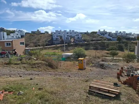 Terreno en Venta en La Calera, USD 155.000