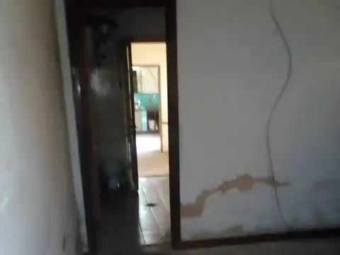 Casa en venta - 2 Dormitorios 1 Baño - Local - Cochera - 288Mts2 - Villa Elvira, La Plata