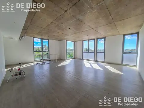 En venta Oficina Consultorio con cochera cubierta, entre Villanueva y Nordelta, Benavidez, Tigre