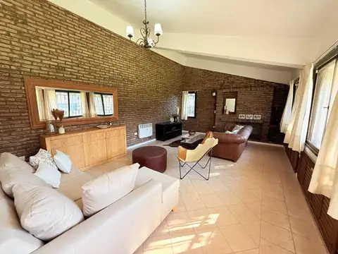 Casa en Venta en Funes, USD 420.000