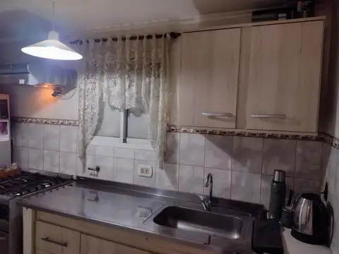 Orden e/ Trabajo y Avenida Hipólito Yrigoyen