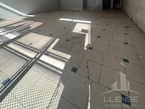 Local 375 metros en 2 plantas en venta Quilmes Centro