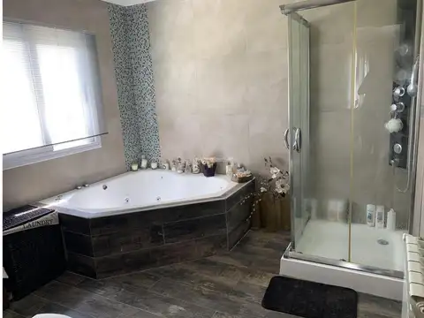 Casa 4 ambientes con 3 baños