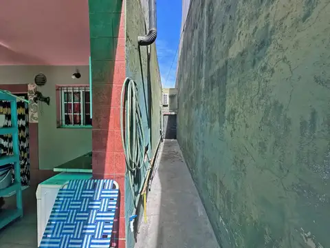 CASA EN LOTE PROPIO DE 4 AMBIENTES CON DEPENDENCIA