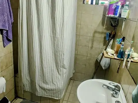 Casa en lote propio con jardín y cocheras  Garín