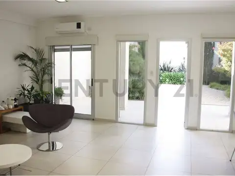 42 entre 22 y 23 , Piso 0