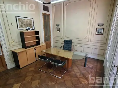 Oficina 10 ambientes con 1 baño
