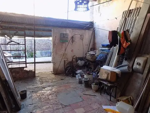 SE VENDE CASA EN ESQUINA IDEAL PARA EMPRENDIMIENTO INMOBILIARIO