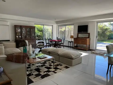Impecable casa totalmente hecha a nuevo