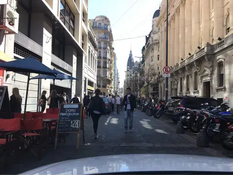 Peru e/ Avenida Hipólito Yrigoyen y Adolfo Alsina