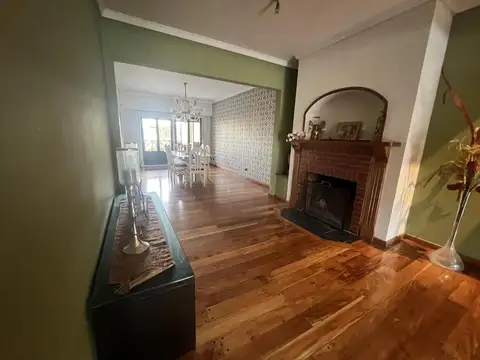 Venta casa 9 ambientes 3 plantas con quincho y pileta en Ramos