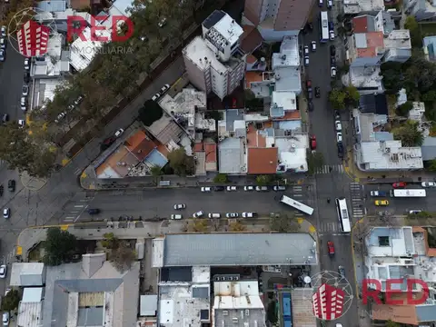 Vende casa a refaccionar en el Centro de Neuquén