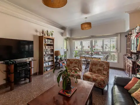 Depto Tipo Casa 4 ambientes con 3 baños