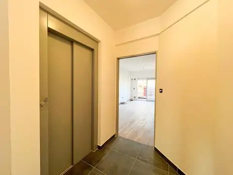 Hipólito Yrigoyen al 4200