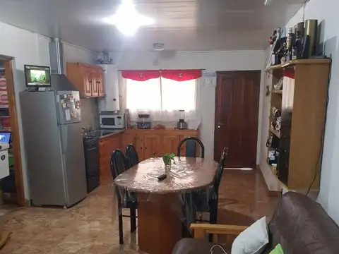 Casa 3 ambientes con 2 baños