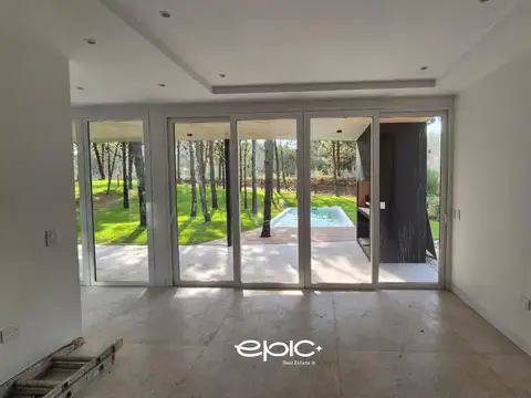 Casa en Venta con 1 cochera