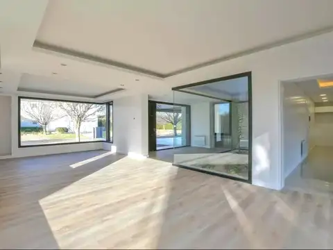 Casa en venta de 3 dormitorios en barrio cerrado, Funes