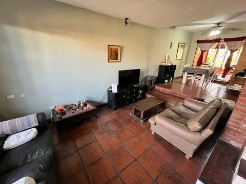 Casa 4 ambientes con 1 baño