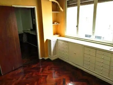 OFICINA PISO DE 46,38v M2 A RECICLAR