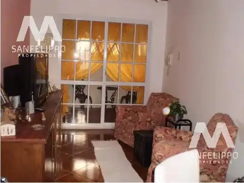 Depto Tipo Casa en Venta en Bernal, USD 65.000
